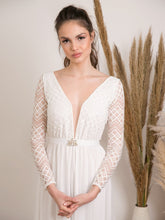 Load image into Gallery viewer, Long sleeves wedding dress