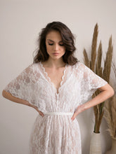 Load image into Gallery viewer, Bohemian lace wedding dress