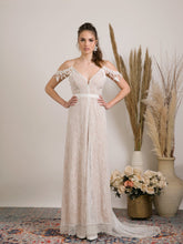Load image into Gallery viewer, Delicate lace wedding dress